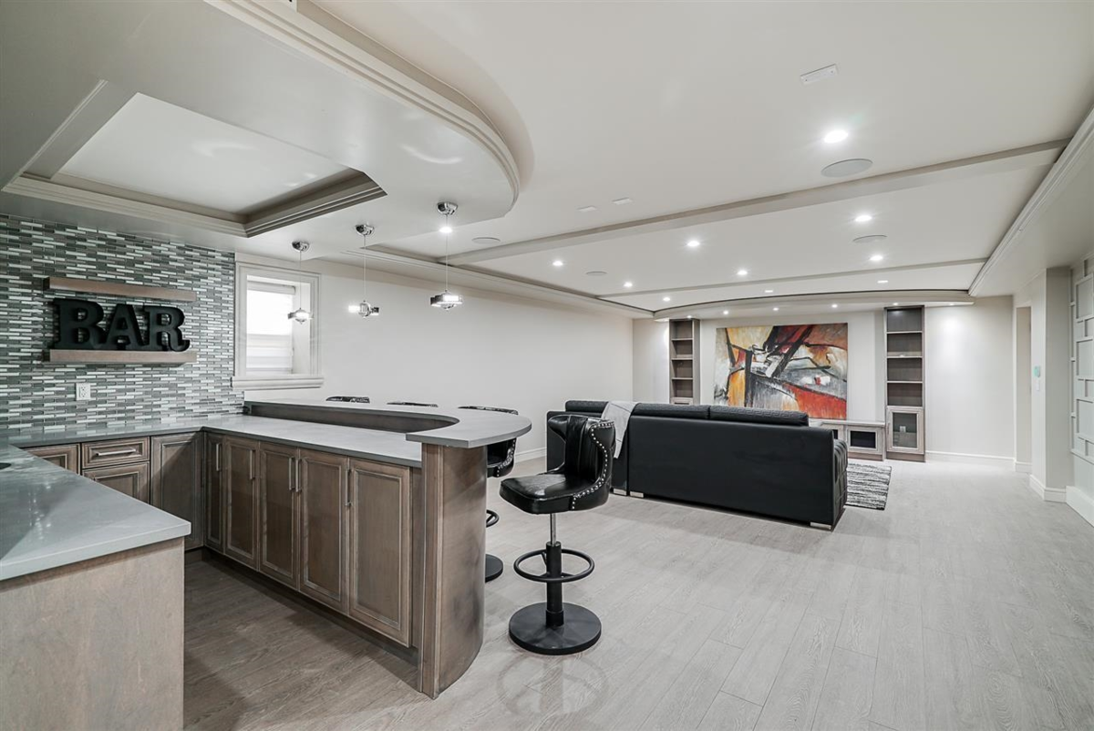 Powder Room Photo of 9487 162a Street, Surrey, BC