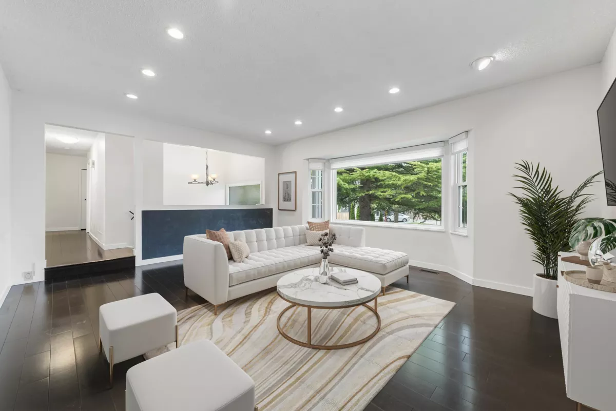 Living Room Photo of 10996 82 Avenue, Delta, BC