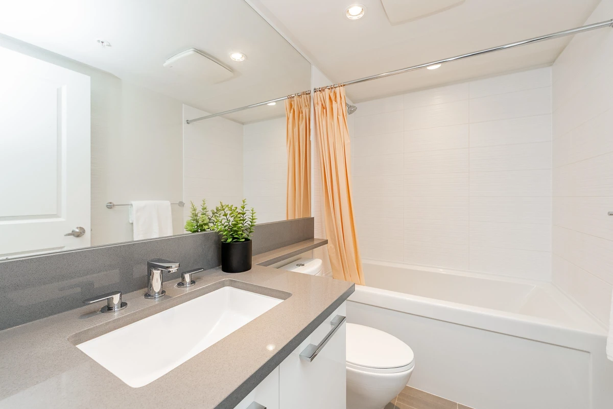 Powder Room Photo of 2007 6658 Dow Avenue, Burnaby, BC