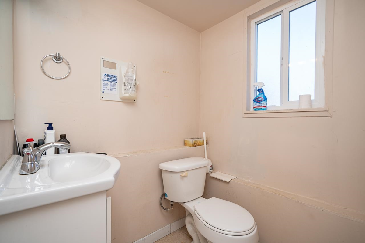 Front Yard Photo of 11900 Burnett Street, Maple Ridge, BC