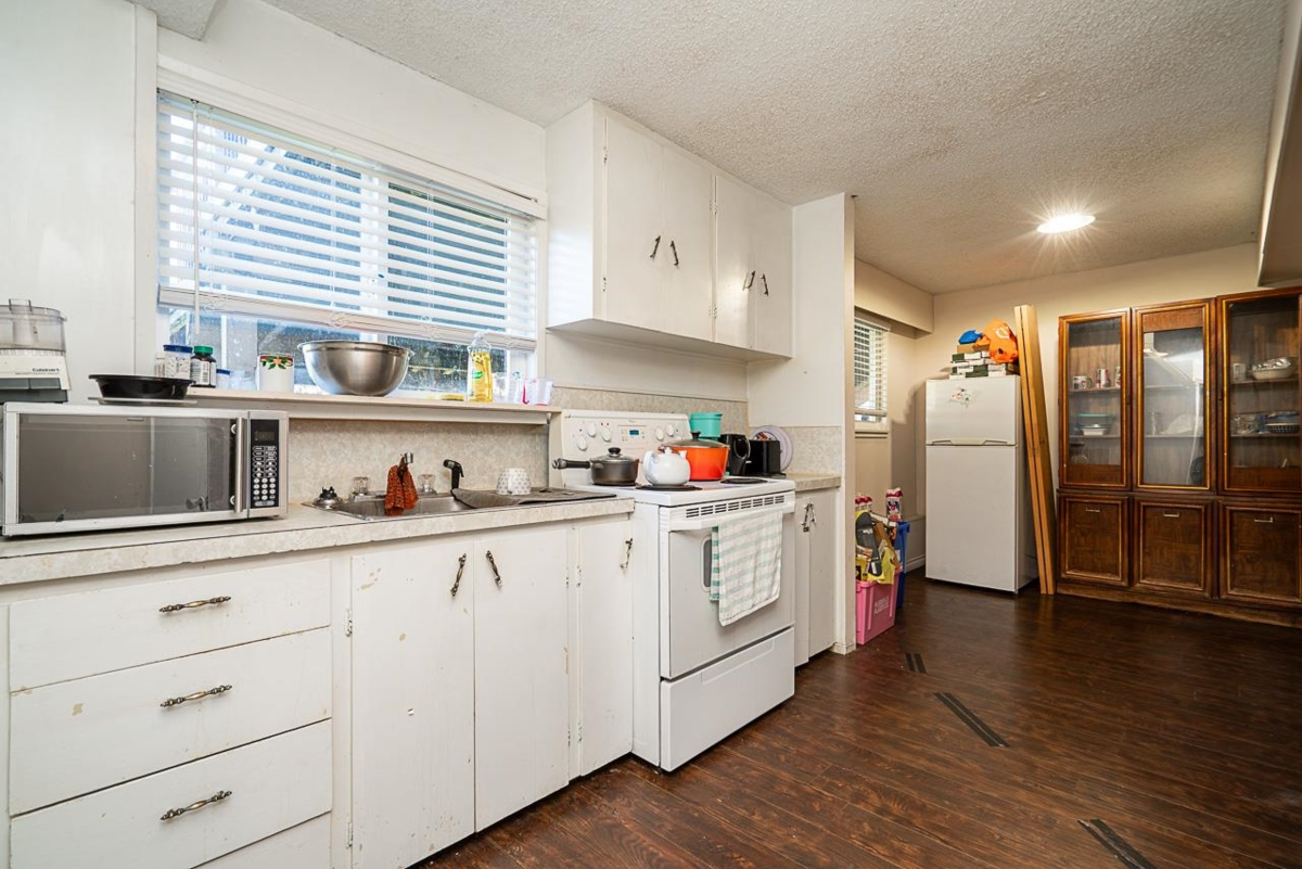 Garage Interior Photo of 11900 Burnett Street, Maple Ridge, BC