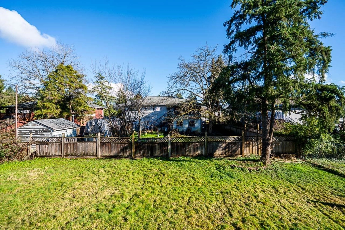 Hot Tub / Spa Photo of 11900 Burnett Street, Maple Ridge, BC