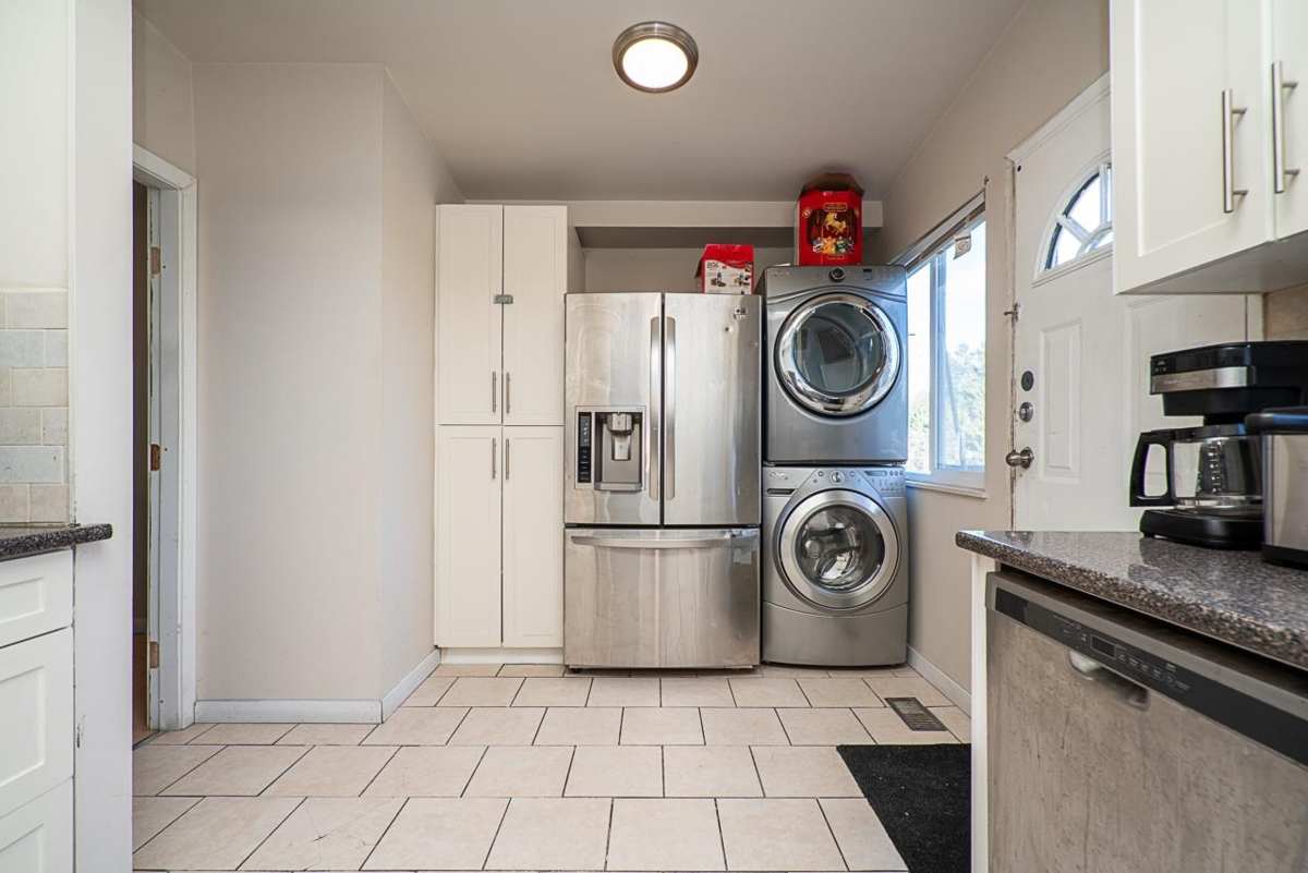 Walk-In Closet Photo of 11900 Burnett Street, Maple Ridge, BC