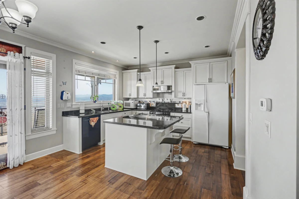 Dining Area Photo of 3493 Applewood Drive, Abbotsford, BC