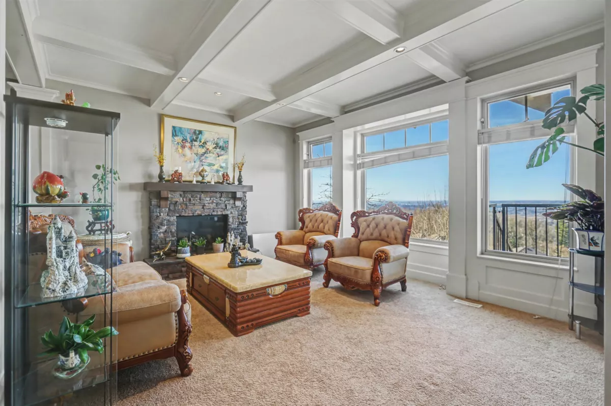 Kitchen Island Photo of 3493 Applewood Drive, Abbotsford, BC