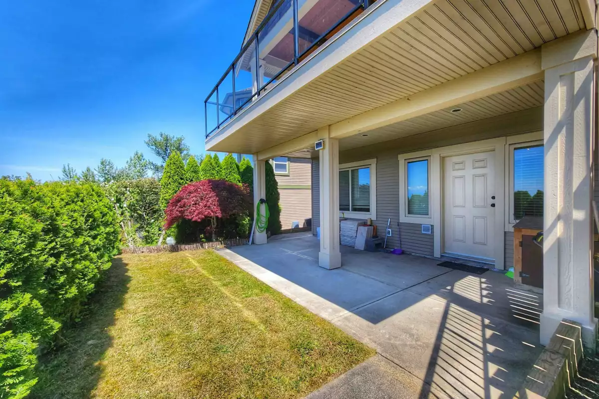 Outdoor Kitchen Photo of 3493 Applewood Drive, Abbotsford, BC