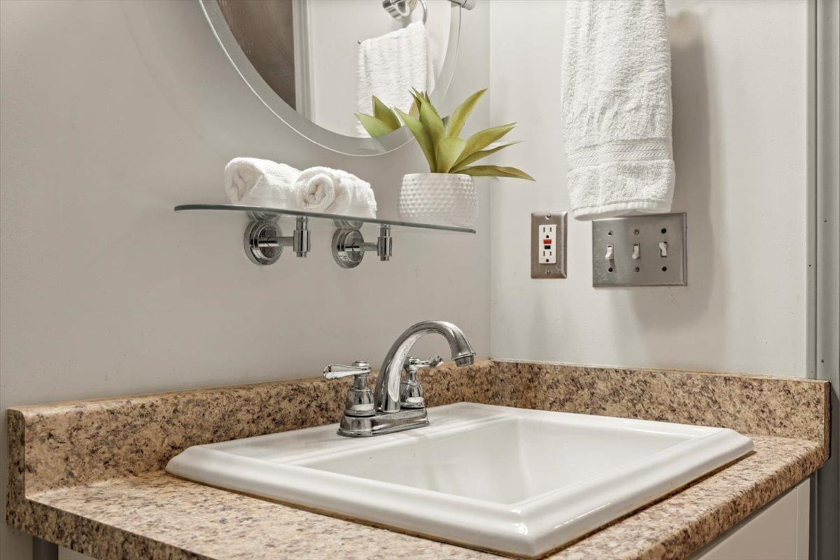 Guest Bathroom Photo of 106 7694 Evans Road, Chilliwack, BC