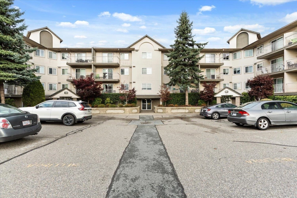 Swimming Pool Photo of 106 7694 Evans Road, Chilliwack, BC