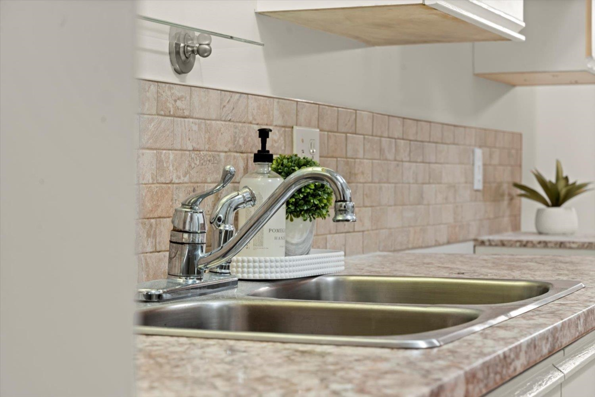 Walk-In Closet Photo of 106 7694 Evans Road, Chilliwack, BC