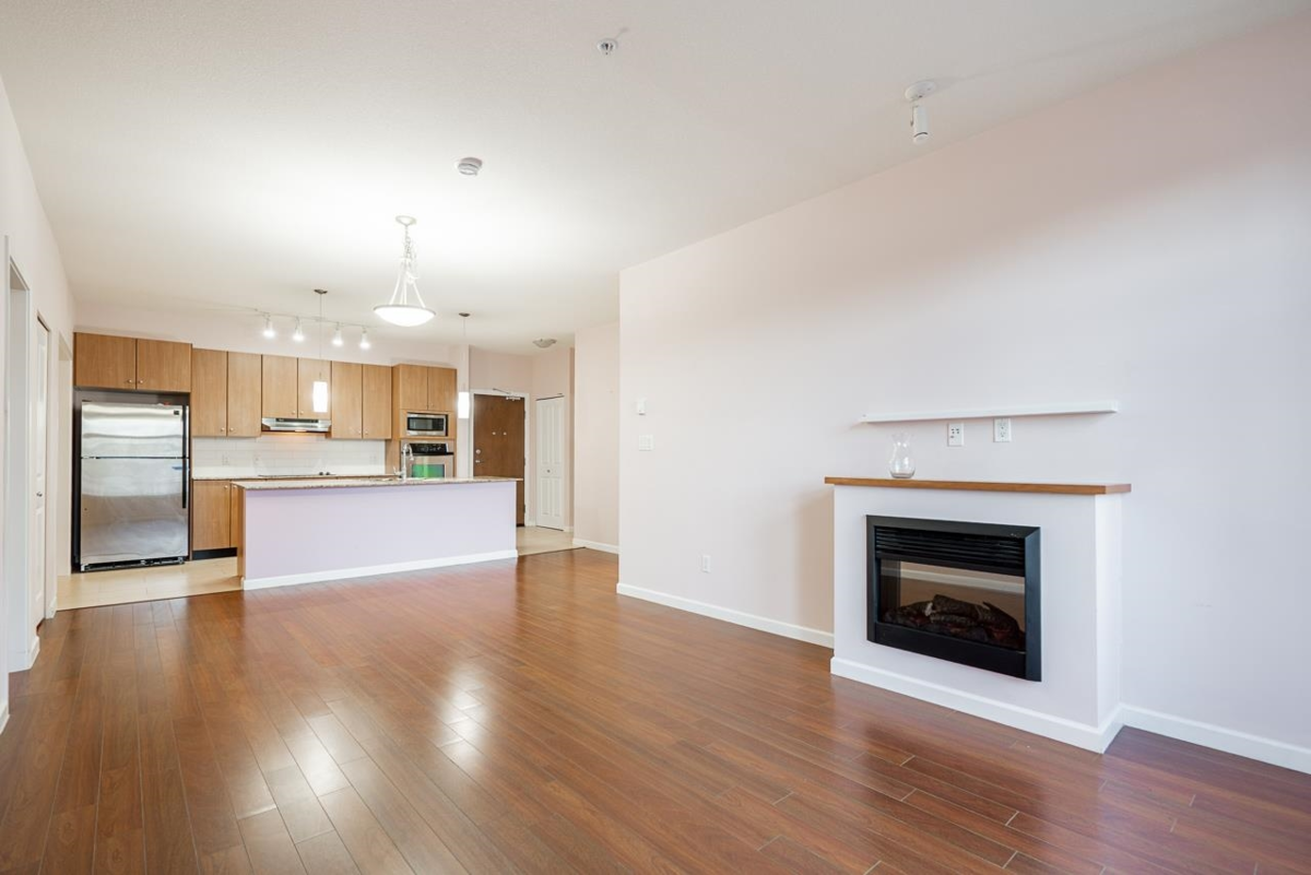 Bedroom 4 Photo of 202 15388 101 Avenue, Surrey, BC