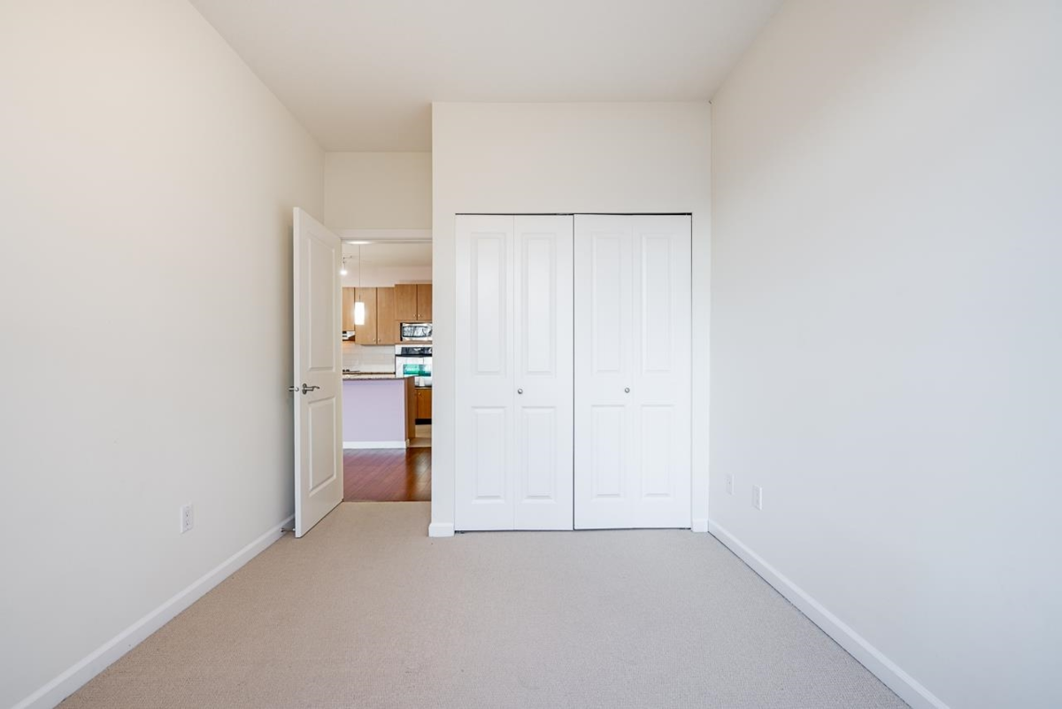Entry Foyer Photo of 202 15388 101 Avenue, Surrey, BC