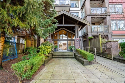 202 15388 101 Avenue, Surrey, BC
