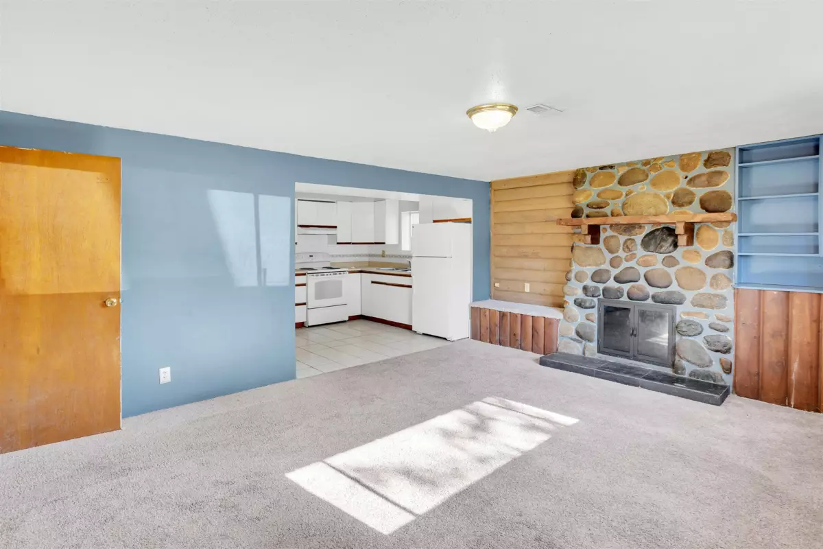 Basement Recreation Room Photo of 14663 109 Avenue, Surrey, BC