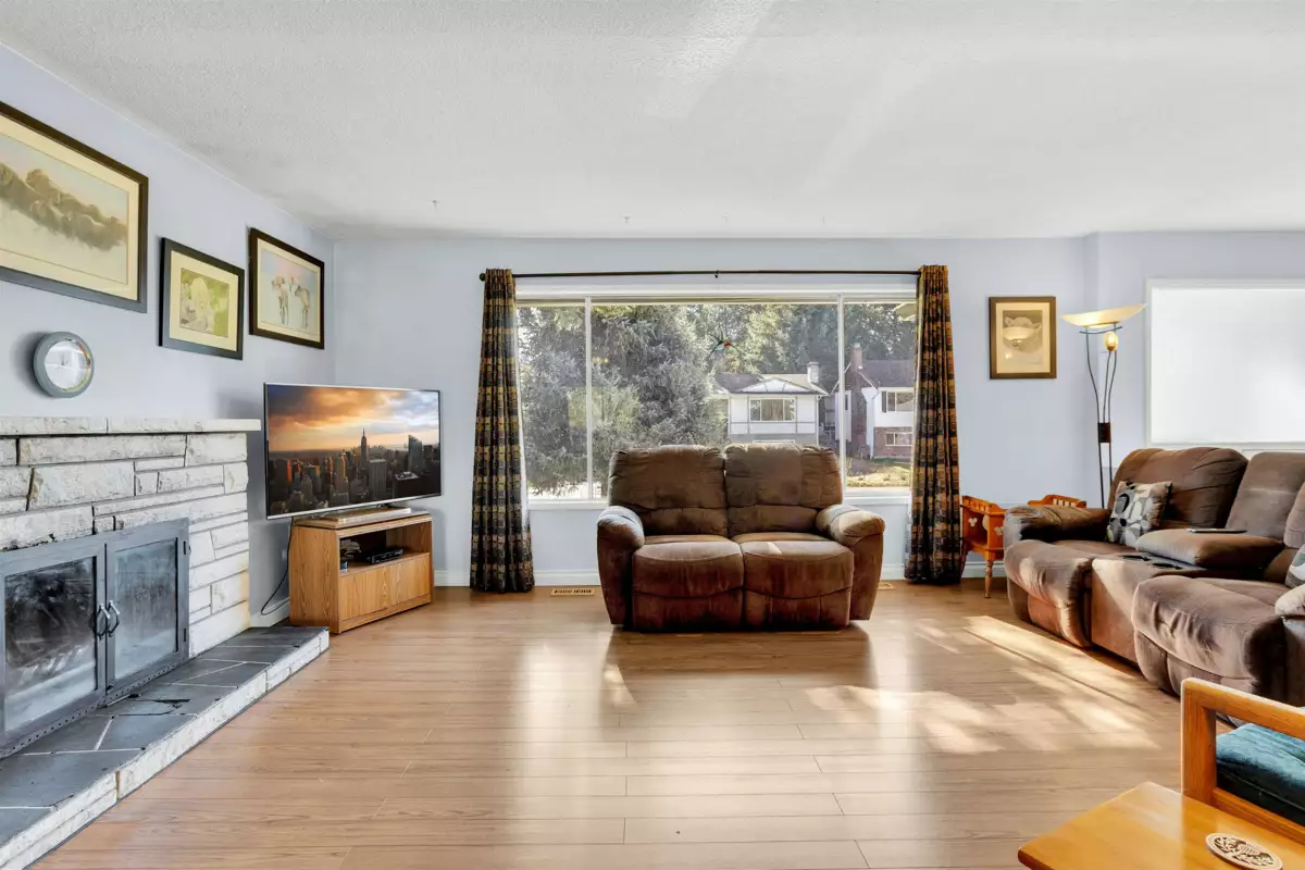 Dining Area Photo of 14663 109 Avenue, Surrey, BC