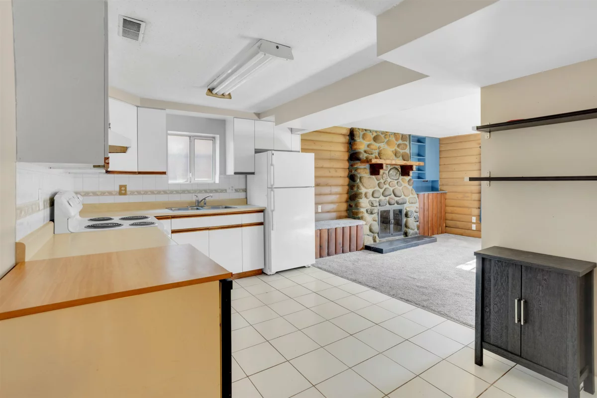 Entry Foyer Photo of 14663 109 Avenue, Surrey, BC