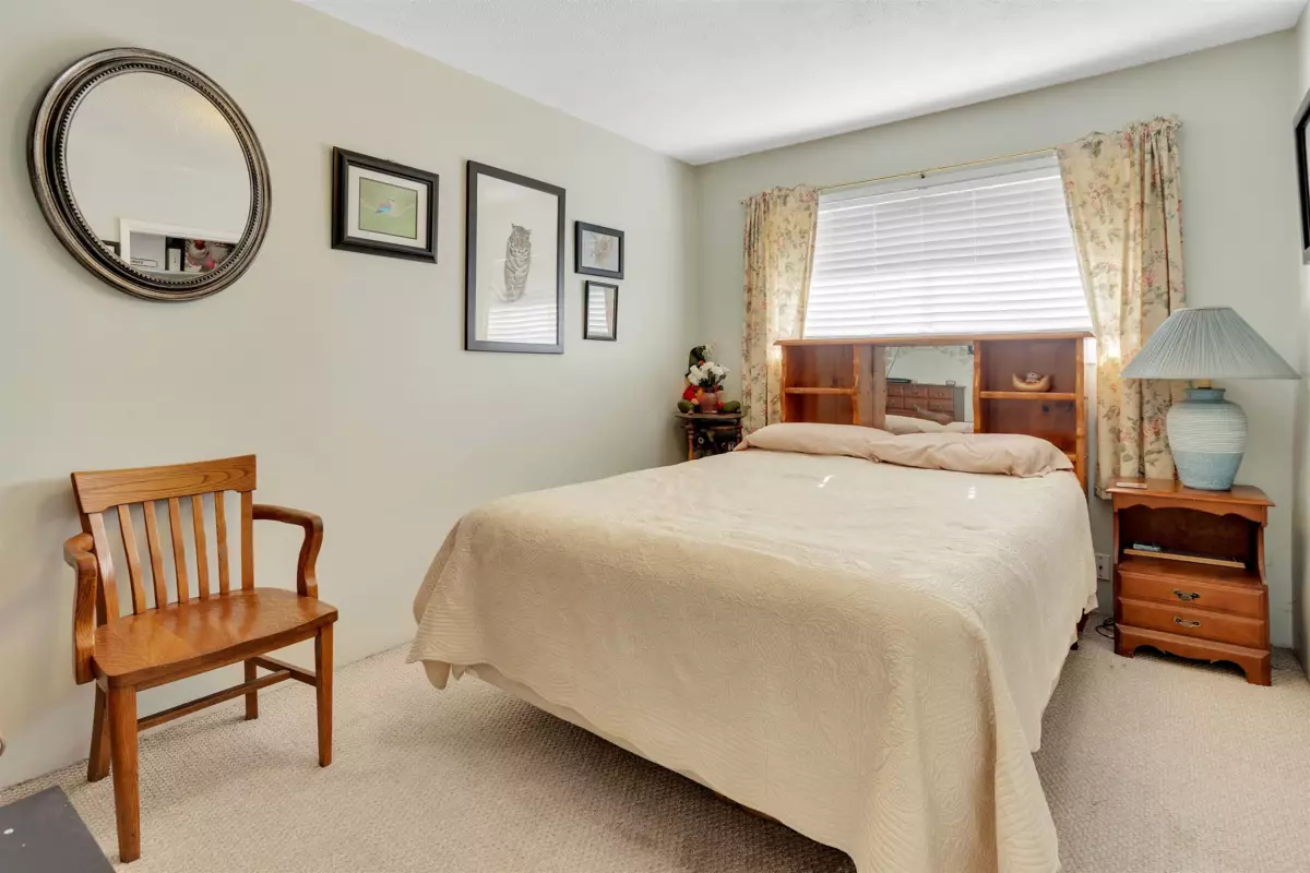 Powder Room Photo of 14663 109 Avenue, Surrey, BC