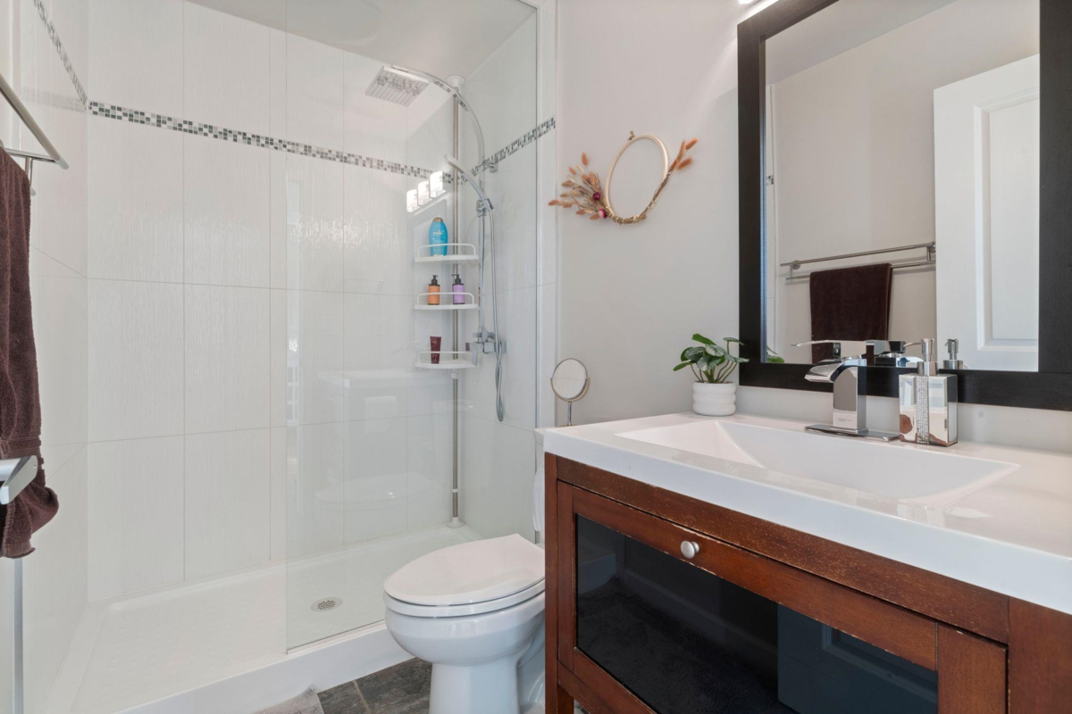 Bedroom 4 Photo of 1401 120 W 16th Street, North Vancouver, BC