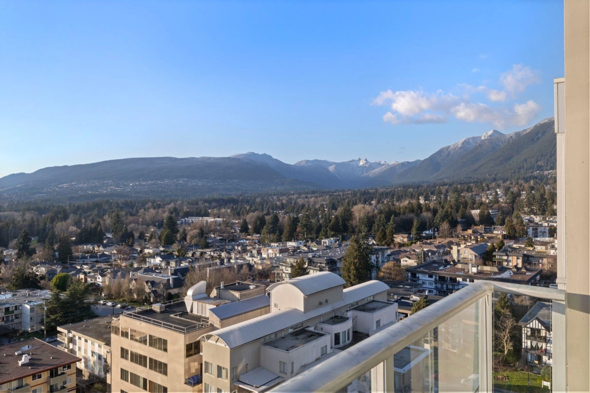 Kitchen Island Photo of 1401 120 W 16th Street, North Vancouver, BC