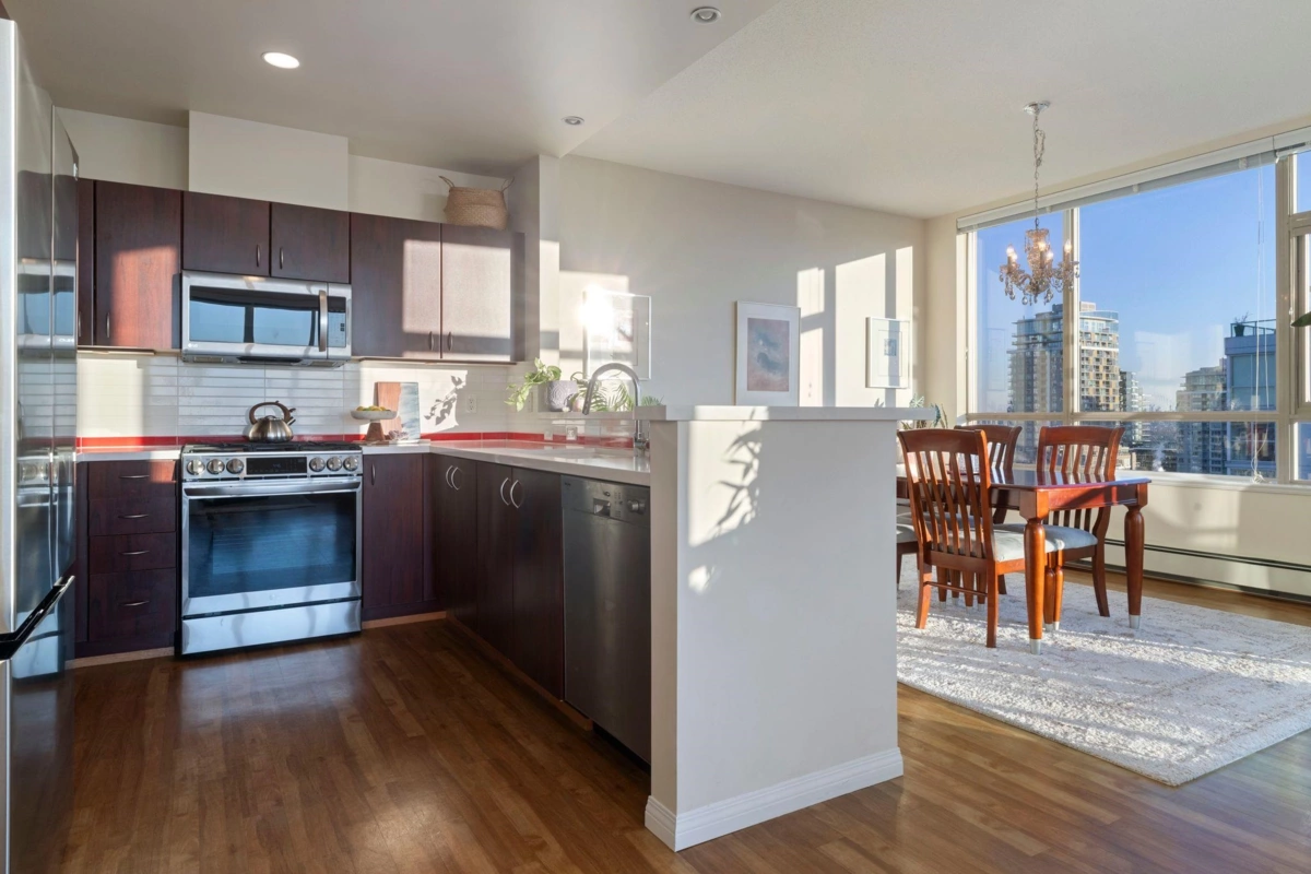 Primary Bedroom Photo of 1401 120 W 16th Street, North Vancouver, BC