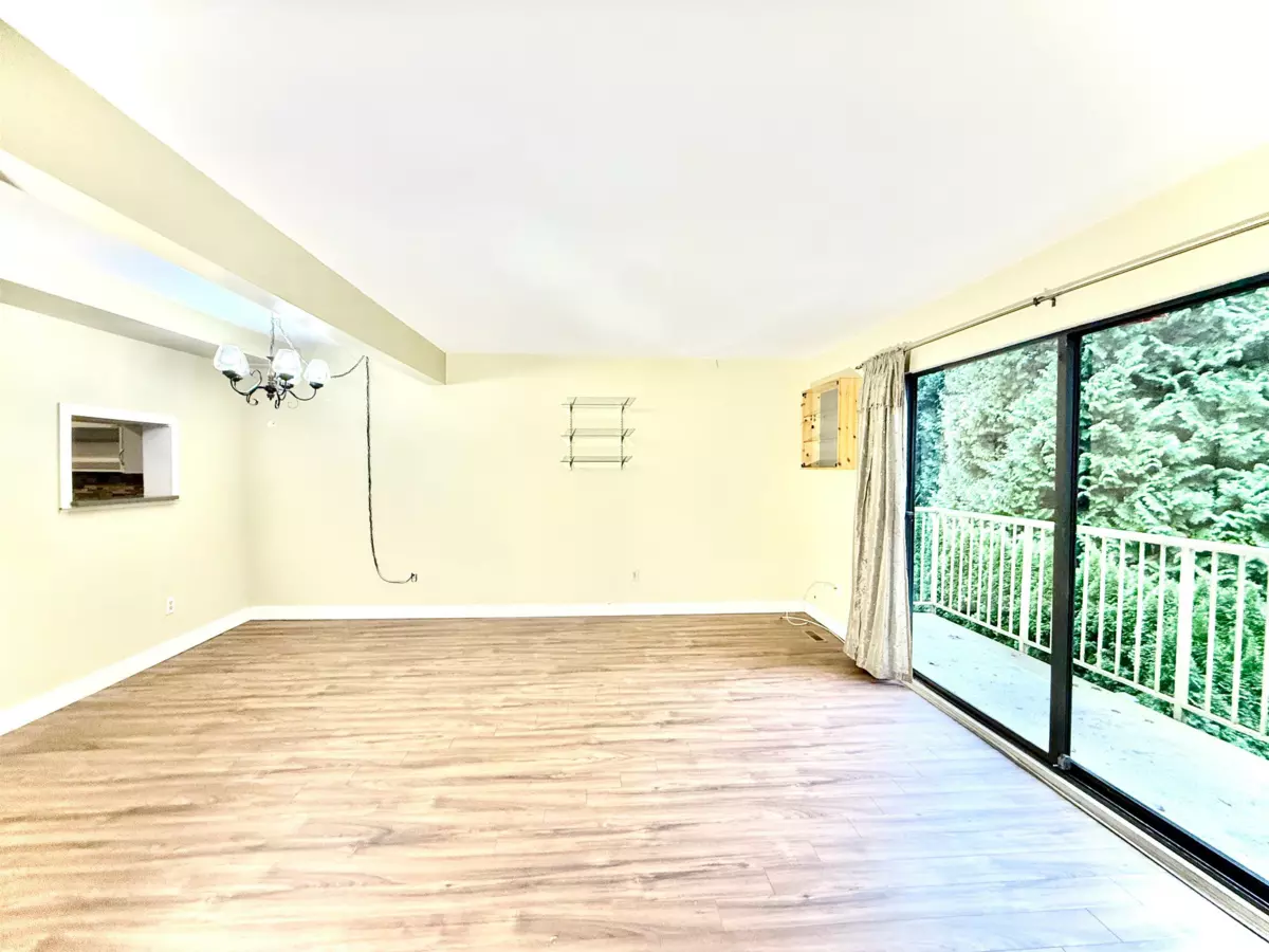 Kitchen Island Photo of 111 2915 Norman Avenue, Coquitlam, BC