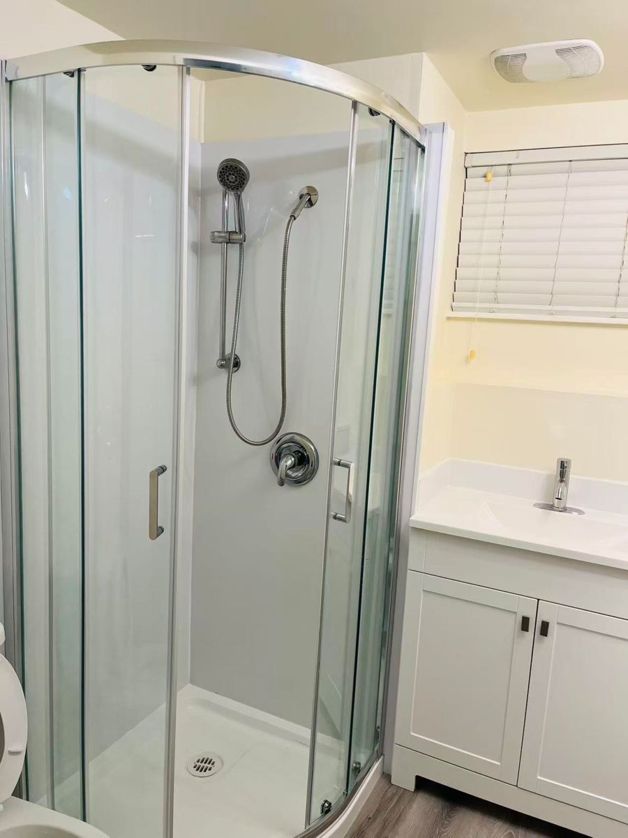 Backyard Photo of 675 Duncan Avenue, Burnaby, BC