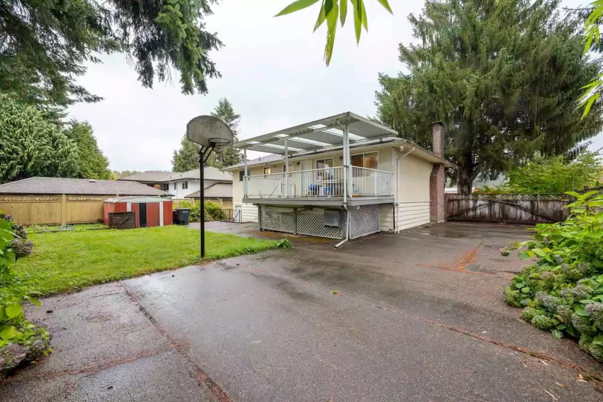 Basement Recreation Room Photo of 675 Duncan Avenue, Burnaby, BC