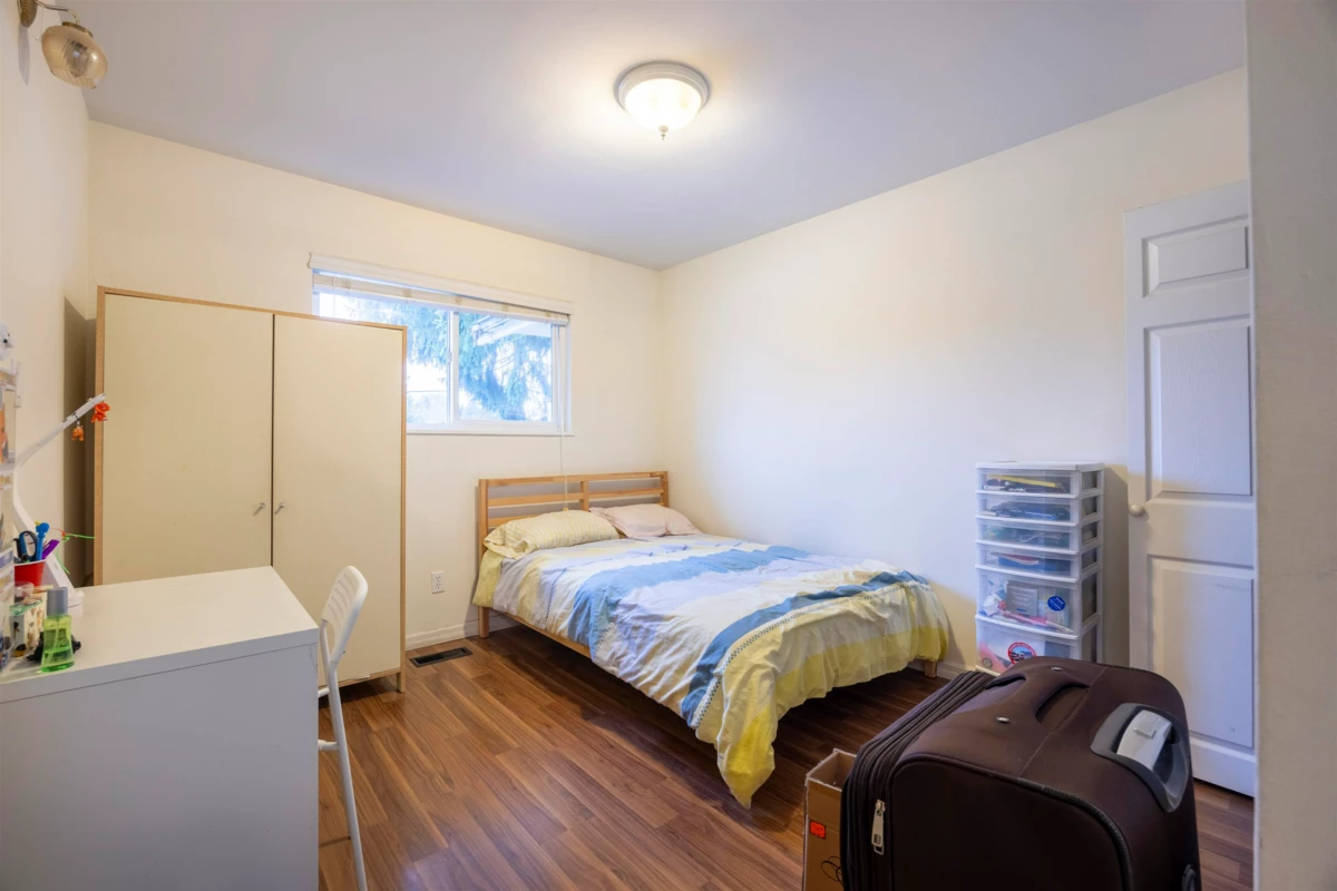 Bedroom 2 Photo of 675 Duncan Avenue, Burnaby, BC