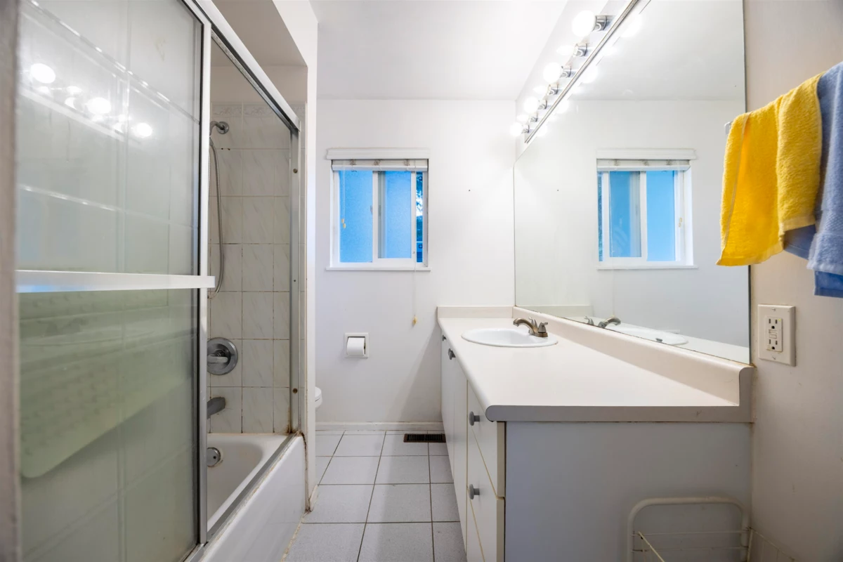 Guest Bathroom Photo of 675 Duncan Avenue, Burnaby, BC