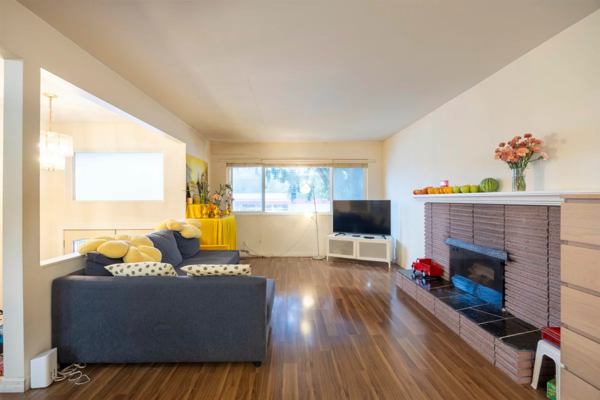 Living Room Photo of 675 Duncan Avenue, Burnaby, BC