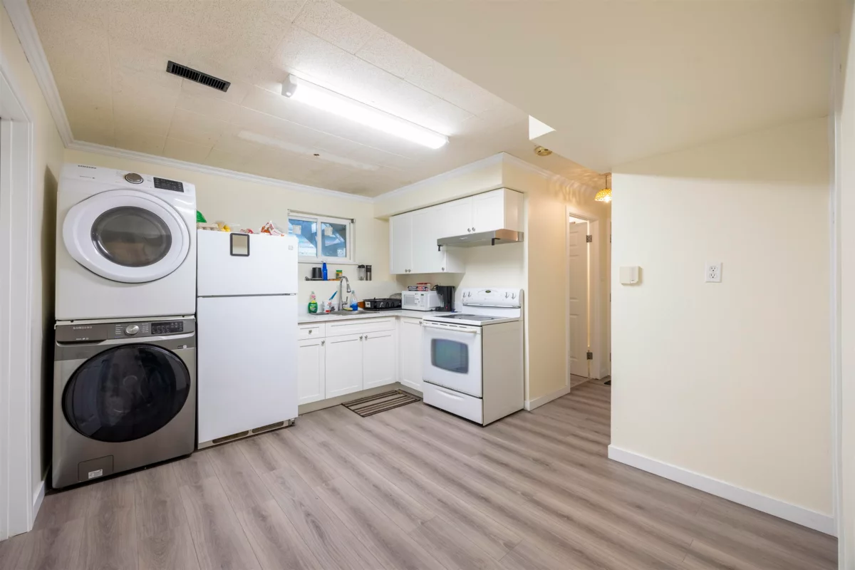 Mudroom Photo of 675 Duncan Avenue, Burnaby, BC