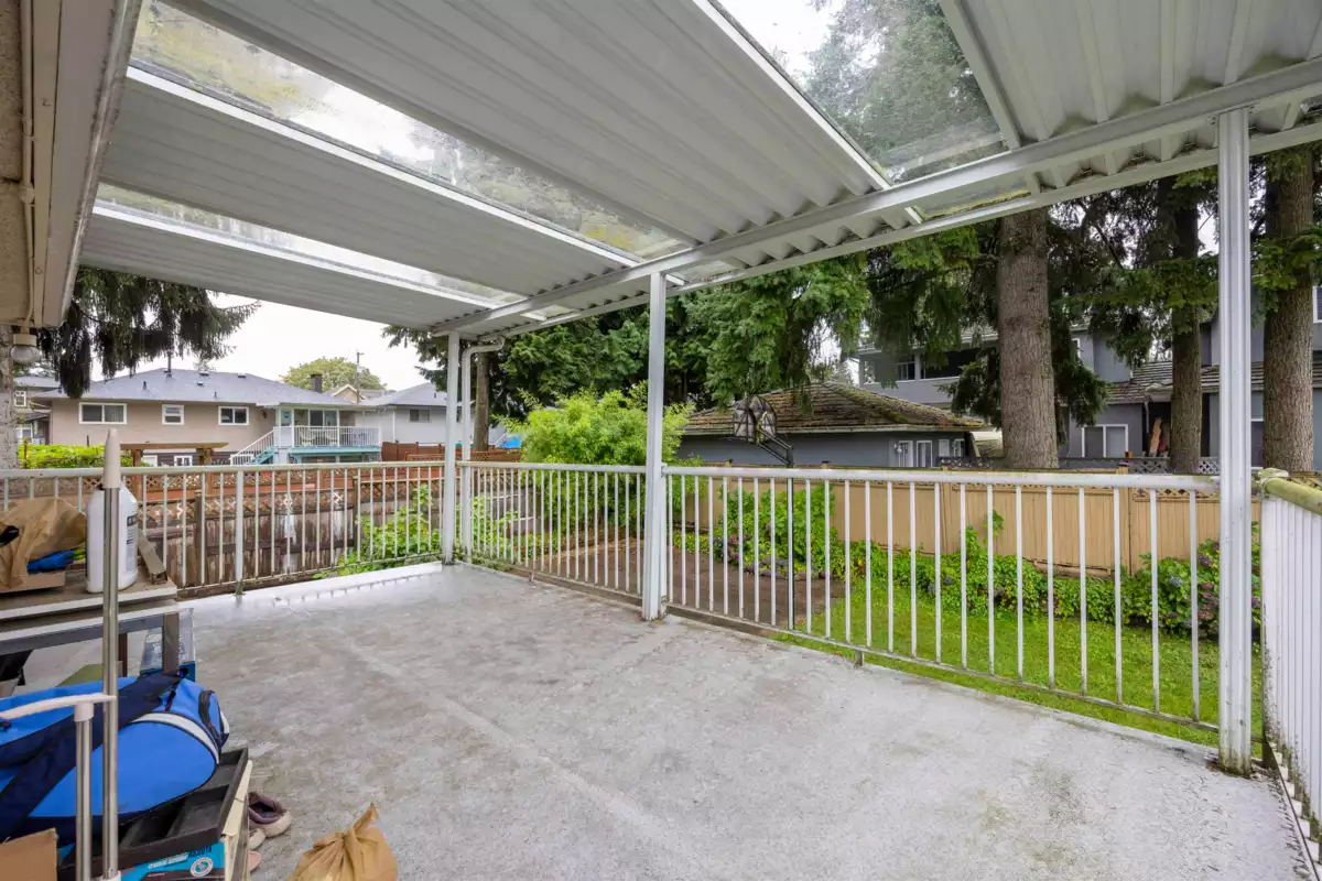 Powder Room Photo of 675 Duncan Avenue, Burnaby, BC