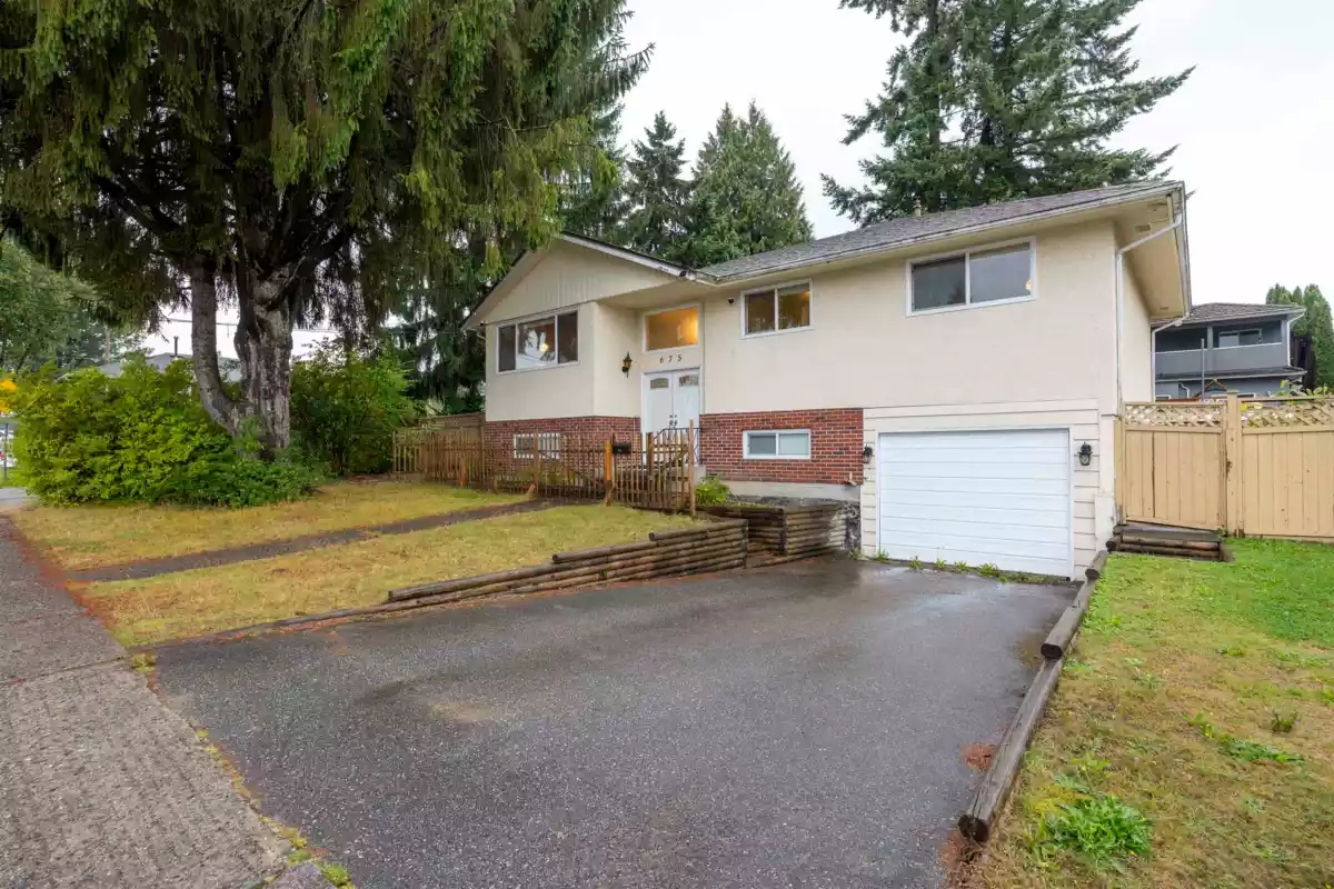 Staircase Photo of 675 Duncan Avenue, Burnaby, BC