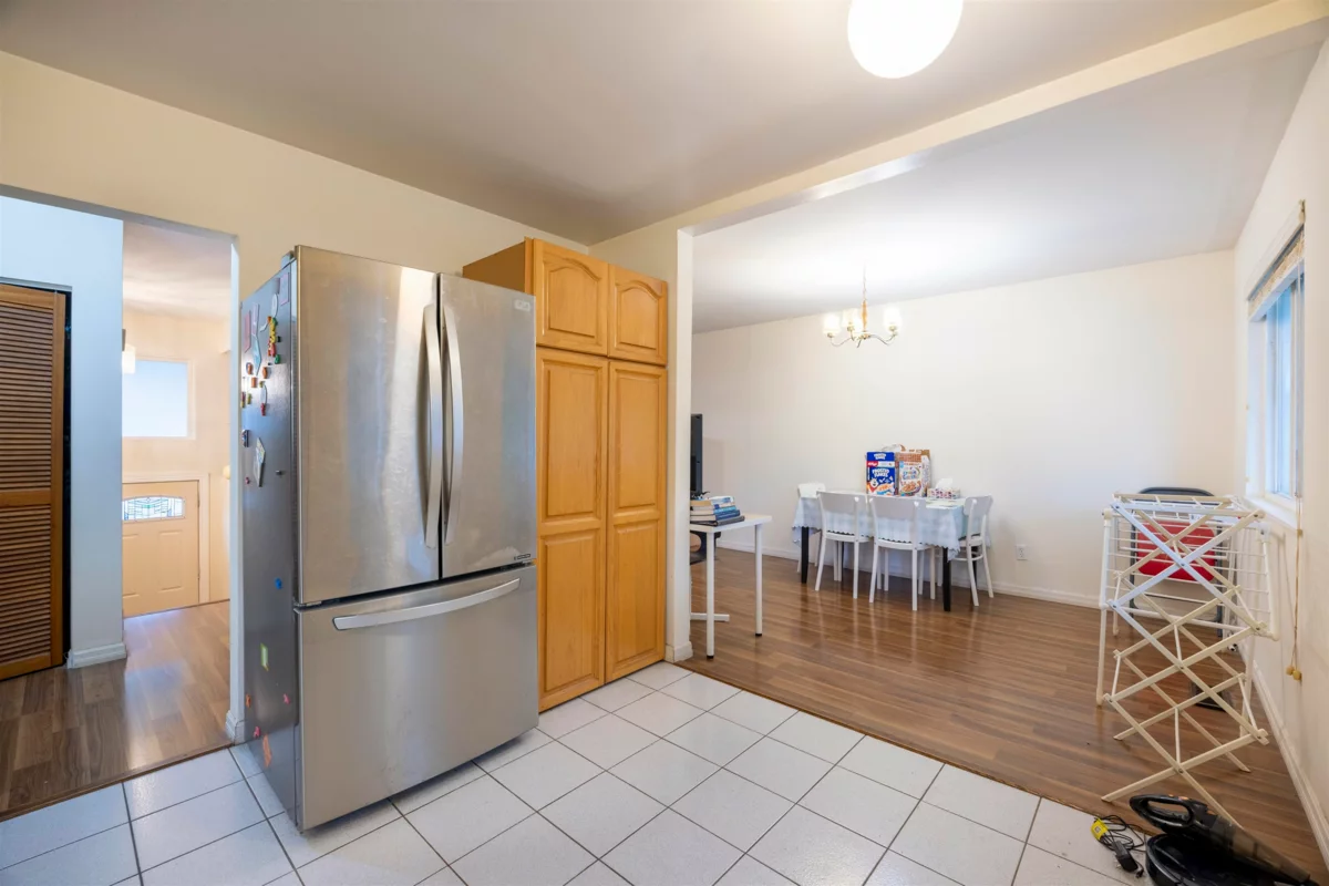 Walk-In Closet Photo of 675 Duncan Avenue, Burnaby, BC