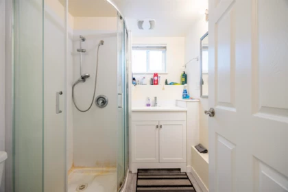 Hallway Photo of 675 Duncan Avenue, Burnaby, BC