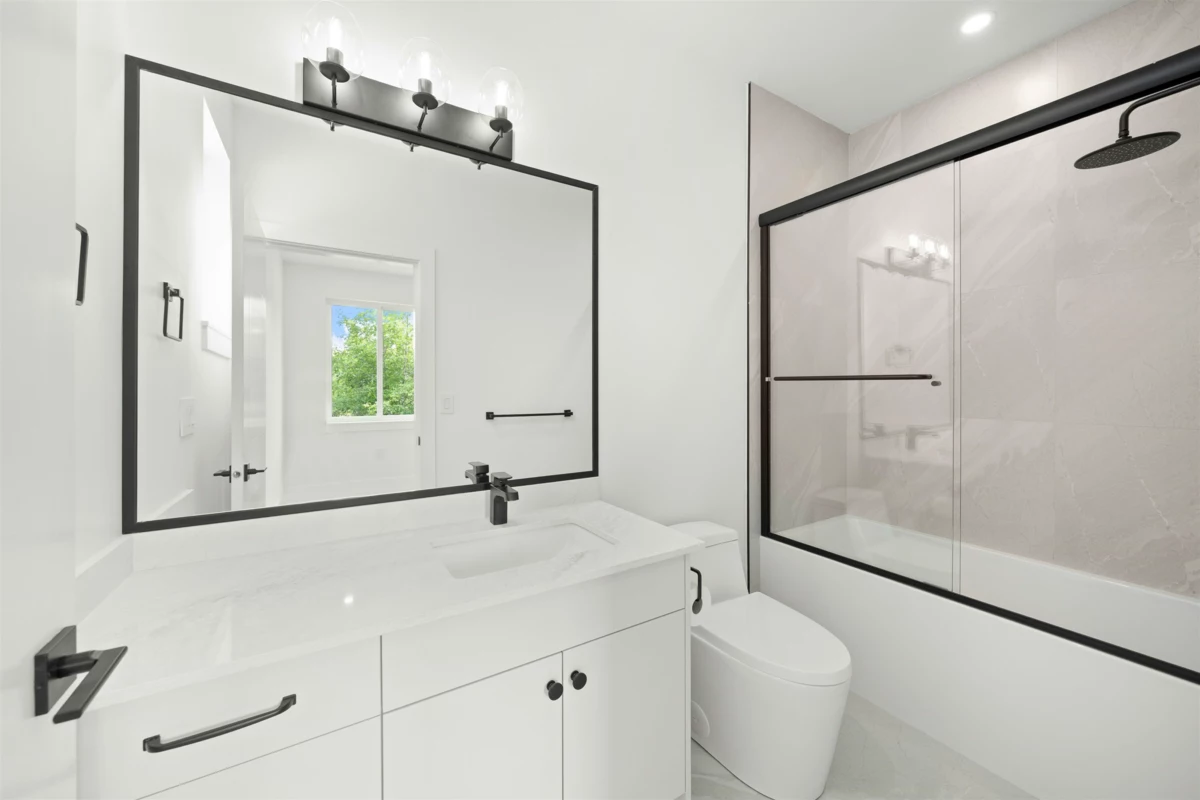 Hallway Photo of 7527 205 Street, Langley, BC