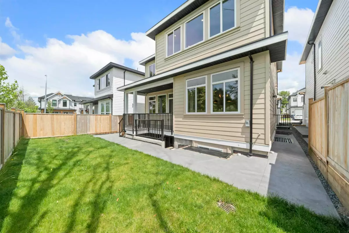 Neighborhood Park Photo Near 7527 205 Street, Langley, BC