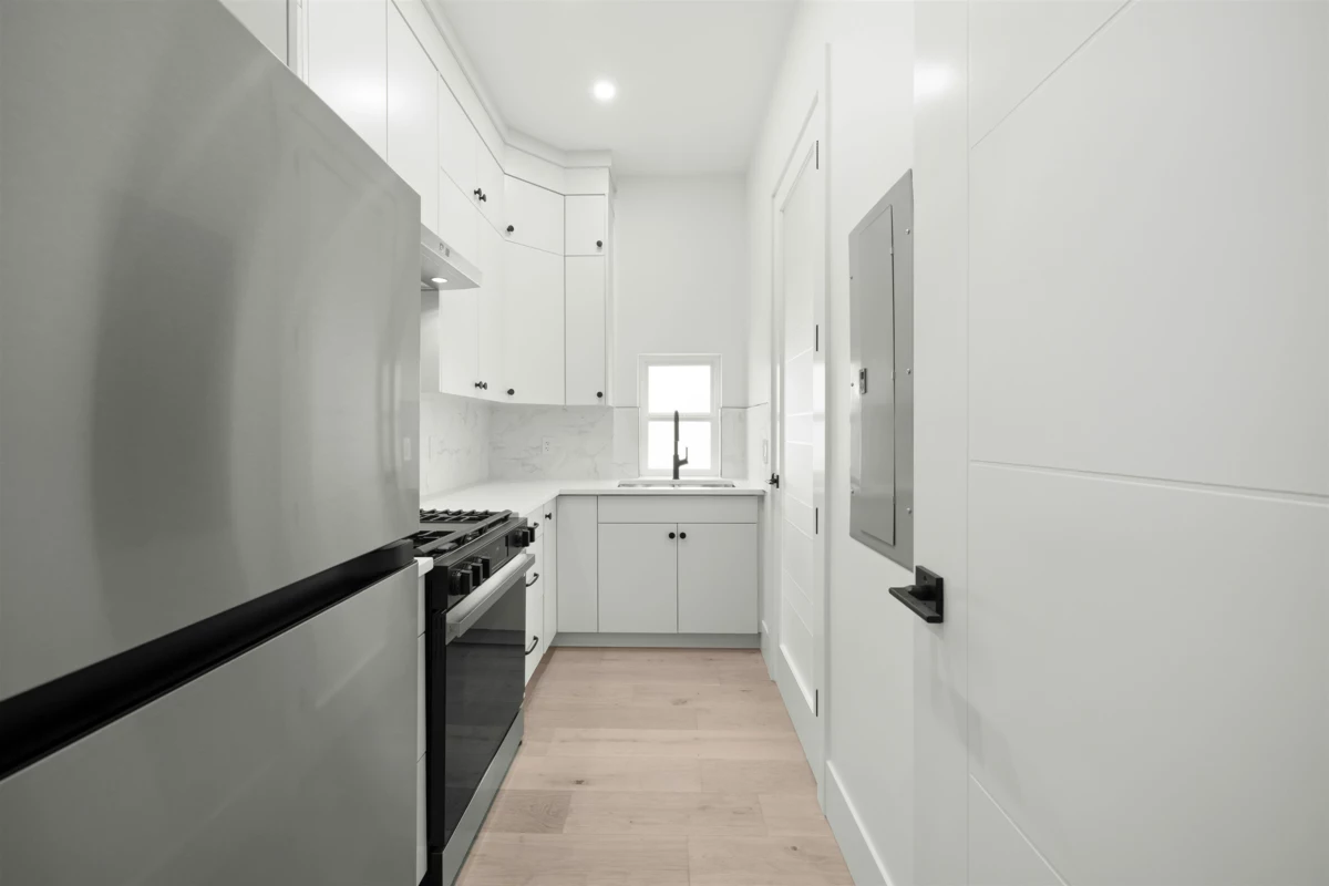 Walk-In Closet Photo of 7527 205 Street, Langley, BC