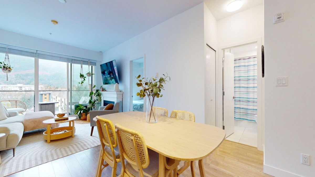 Guest Bathroom Photo of 611 37881 Cleveland Avenue, Squamish, BC