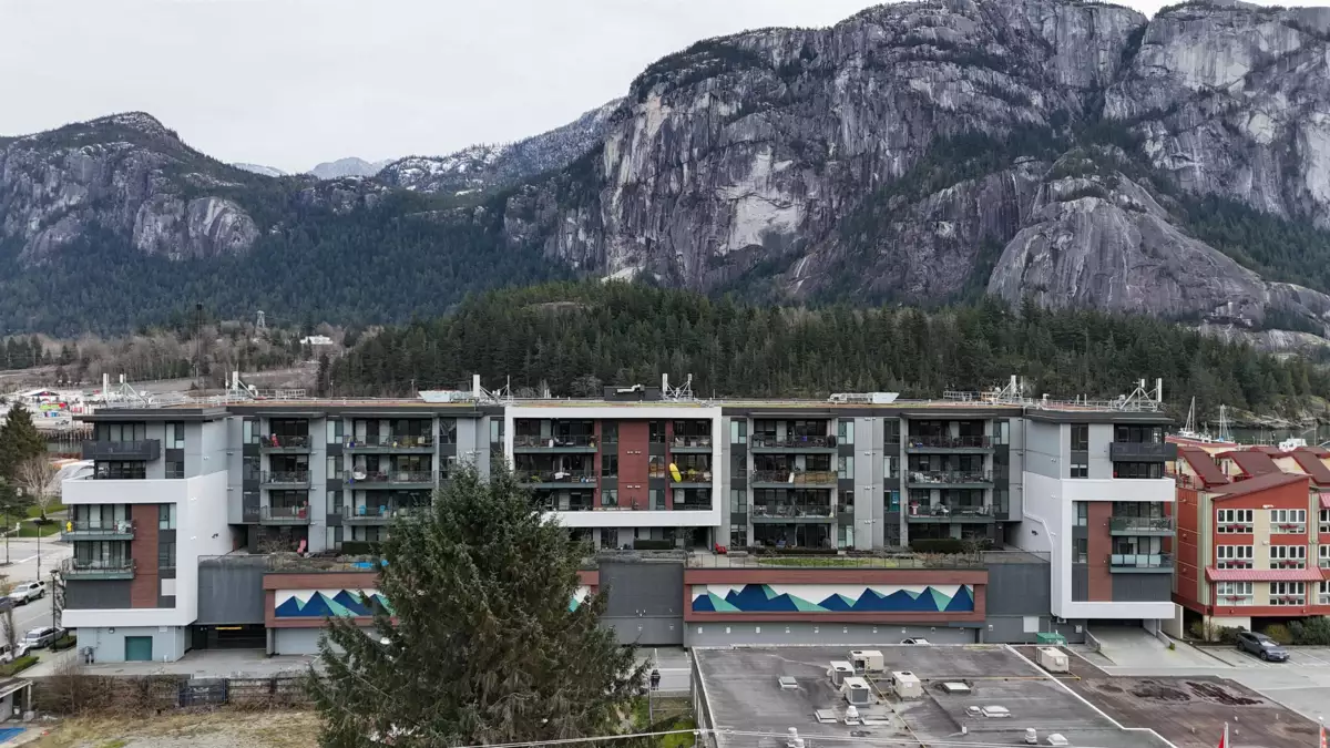 Hot Tub / Spa Photo of 611 37881 Cleveland Avenue, Squamish, BC