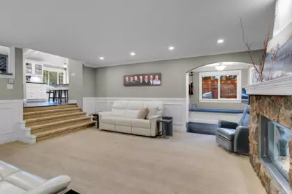 20271 49 Avenue, Langley, BC, Langley City — 5 bed single family residence for sale