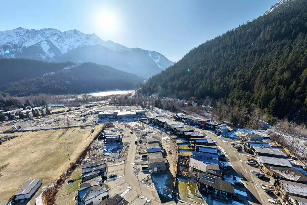 Outdoor Deck Photo of 1002 Phare Crescent, Pemberton, BC