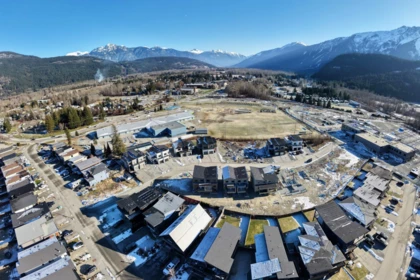 1002 Phare Crescent, Pemberton, BC, Pemberton — Single Family Residence for sale