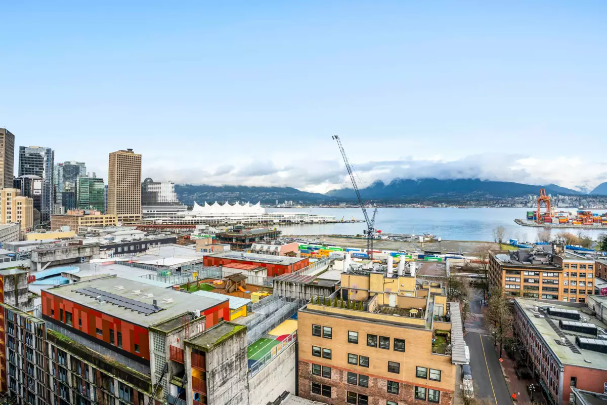 Basement Recreation Room Photo of 1401 108 W Cordova Street, Vancouver, BC