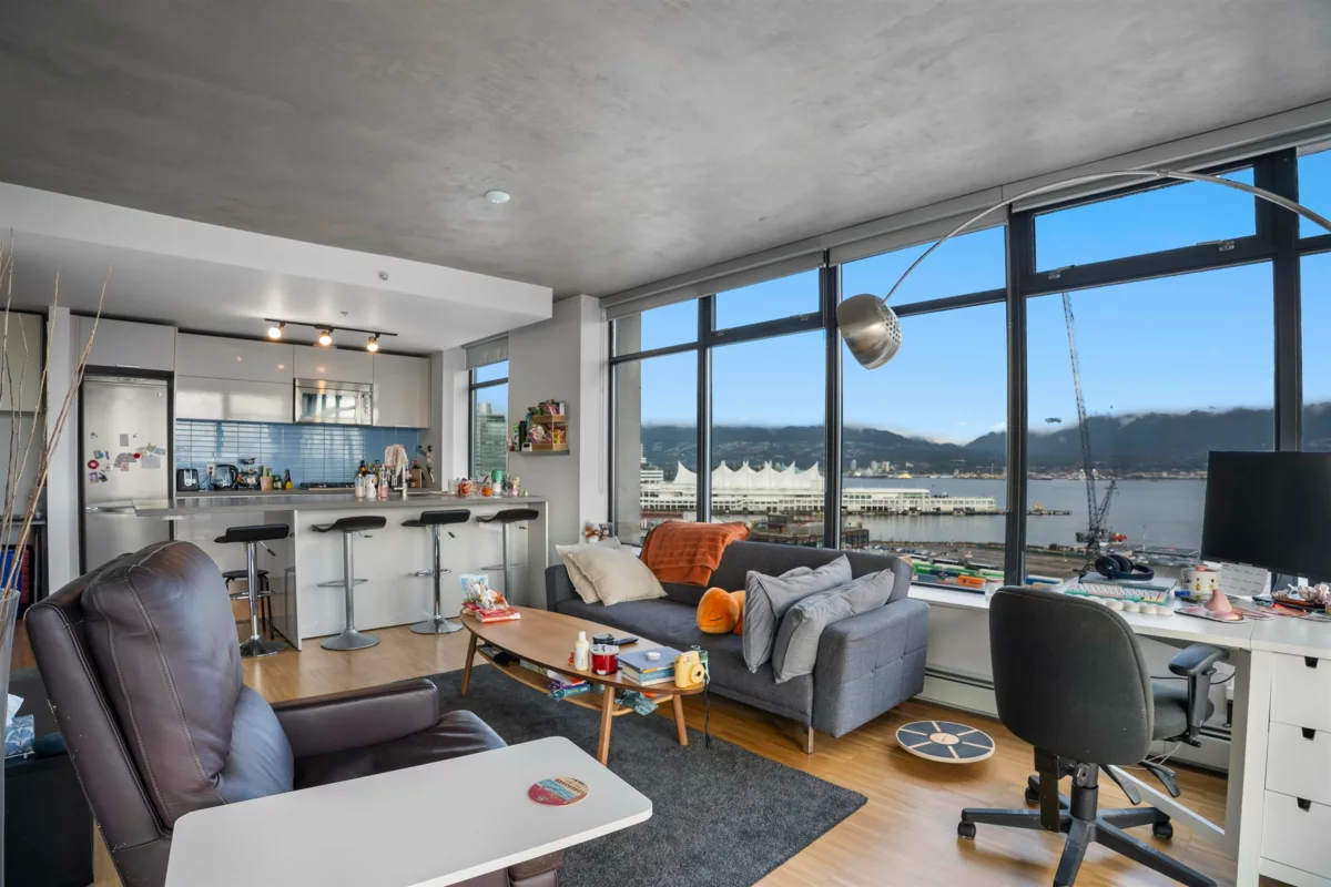 Dining Area Photo of 1401 108 W Cordova Street, Vancouver, BC