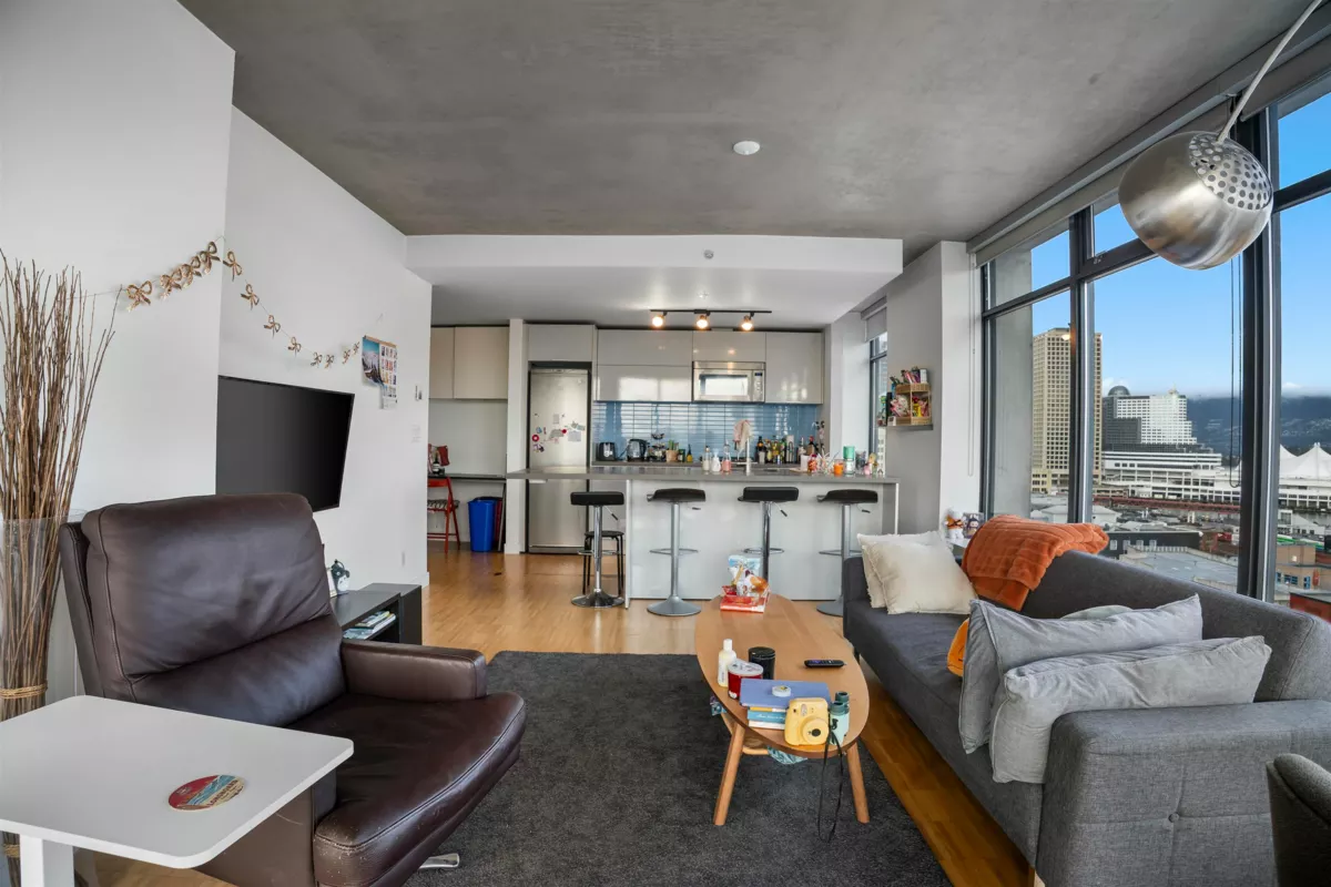 Kitchen Photo of 1401 108 W Cordova Street, Vancouver, BC