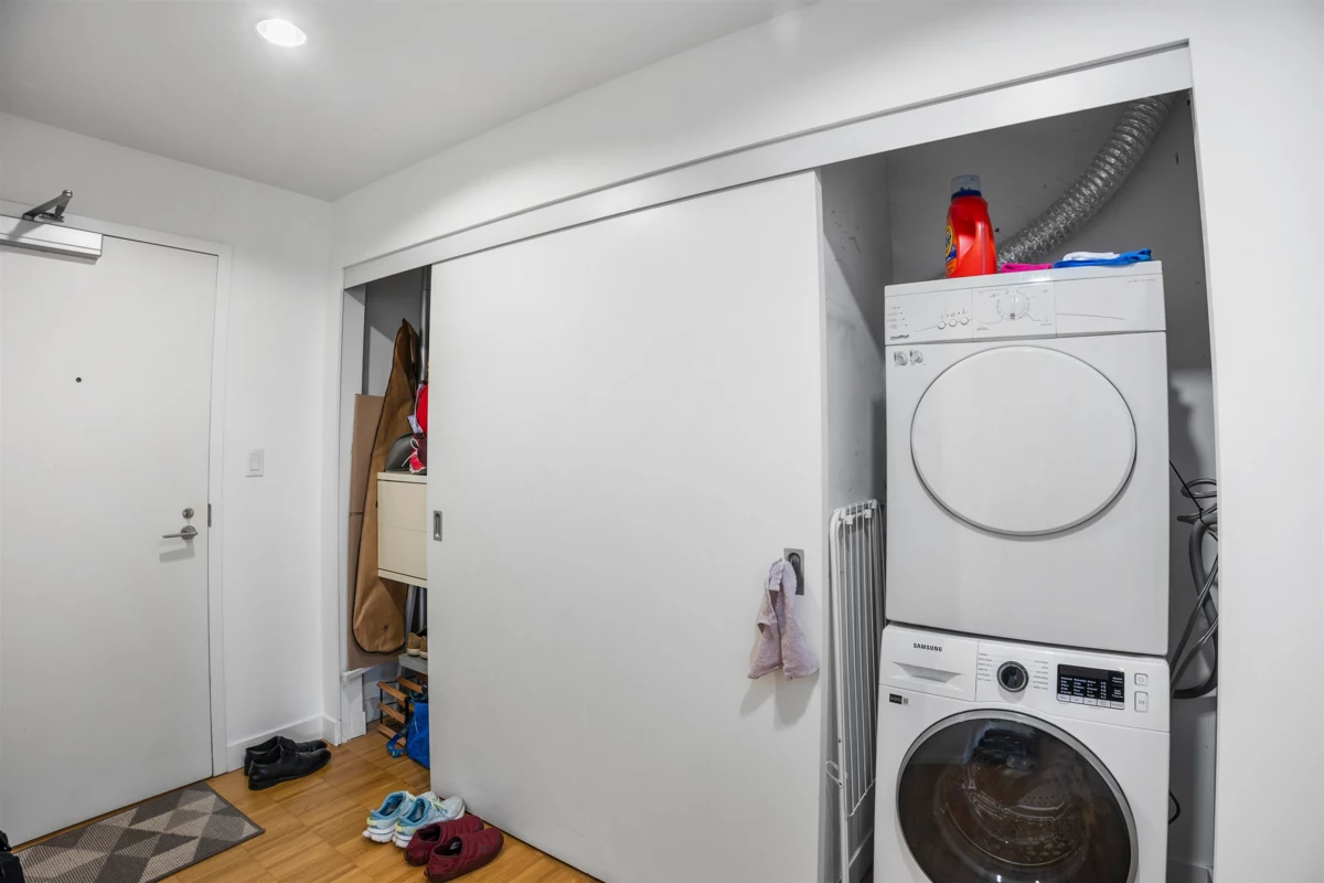 Powder Room Photo of 1401 108 W Cordova Street, Vancouver, BC