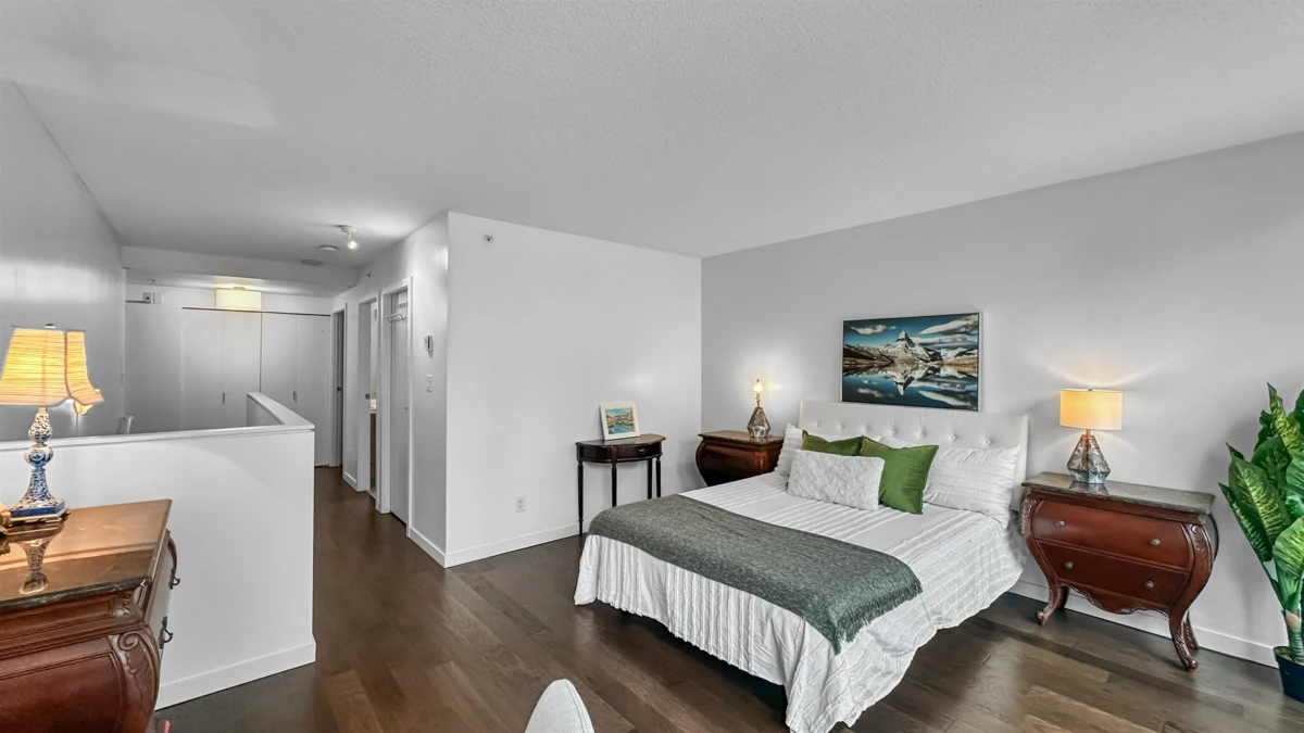 Basement Recreation Room Photo of 616 610 Granville Street, Vancouver, BC