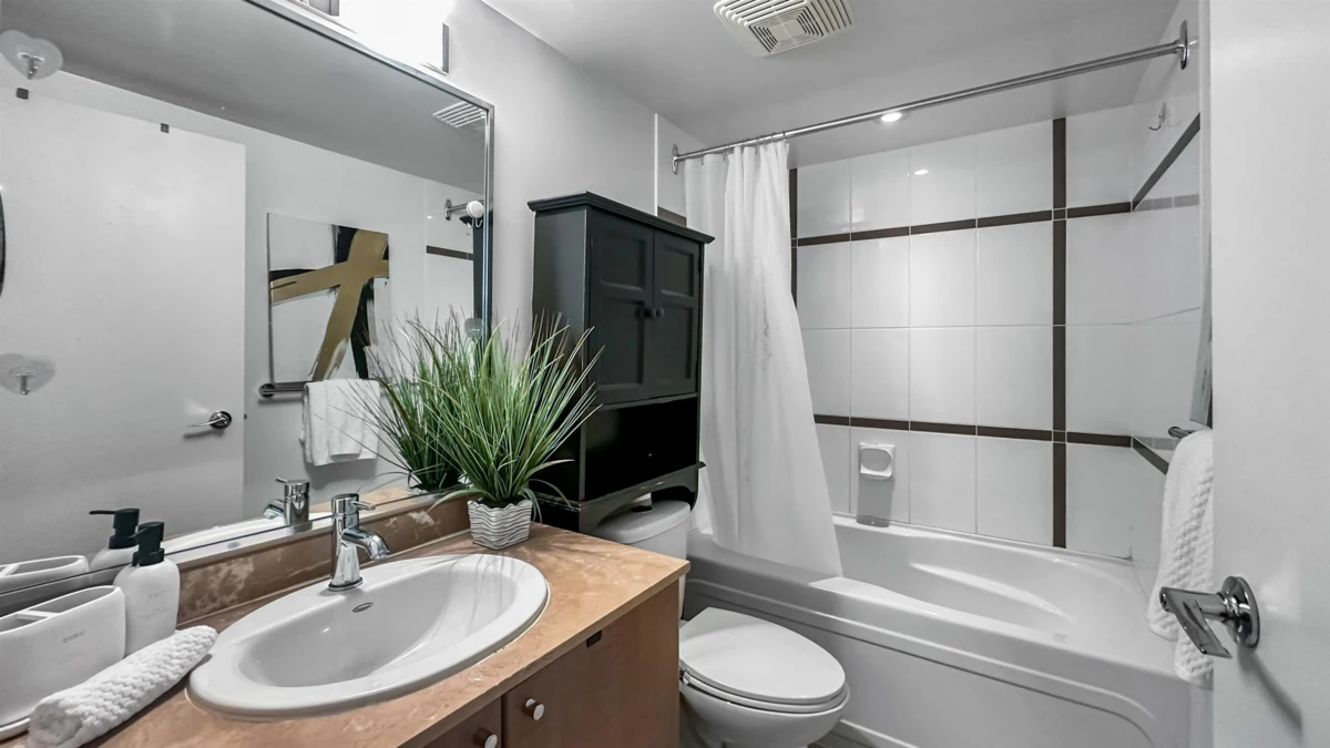 Bedroom 4 Photo of 616 610 Granville Street, Vancouver, BC