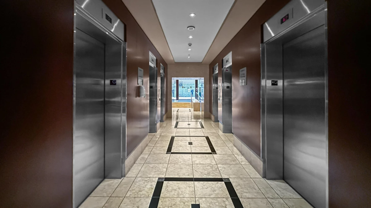 Entry Foyer Photo of 616 610 Granville Street, Vancouver, BC