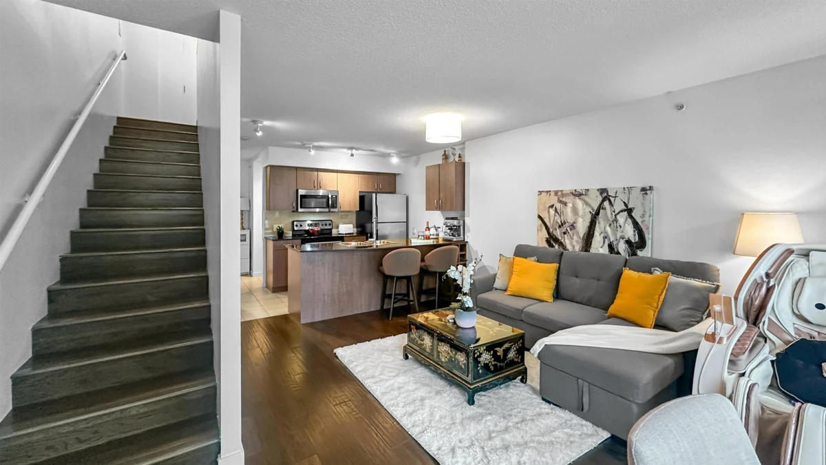 Kitchen Photo of 616 610 Granville Street, Vancouver, BC